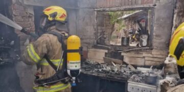 Un hombre murió al incendiarse su casa