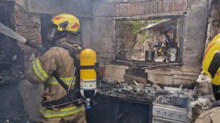 El incendio causó la muerte de un hombre de 66 años.