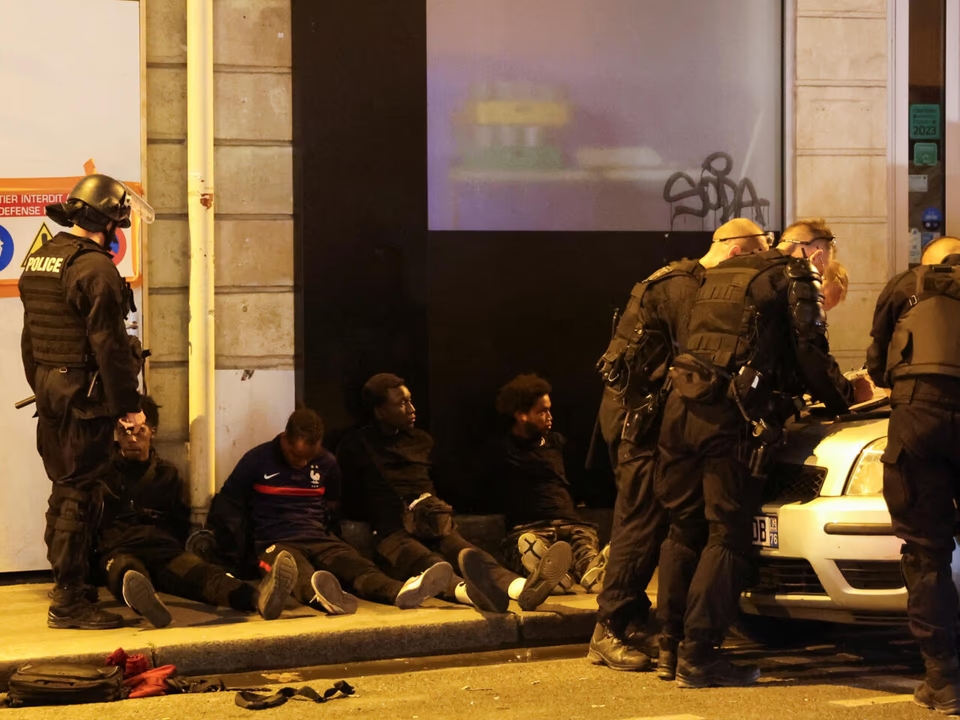 Una huelga de estatales desató enfrentamientos entre estudiantes y policías Una huelga de estatales desató enfrentamientos entre estudiantes y policías