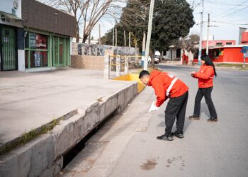 La Municipalidad releva desagües y canales ante la llegada de la temporada de lluvias