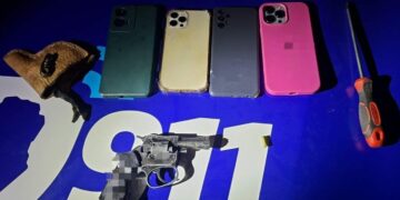 Detuvieron a cuatro personas y secuestraron un revólver durante un control Detuvieron a cuatro personas y secuestraron un revólver durante un control