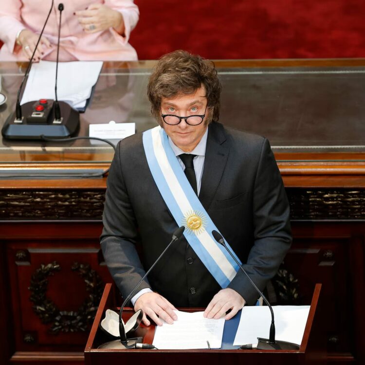 Javier Milei cumplió 1.000 días de gestión con reformas estructurales y avances legislativos, pero también enfrentó internas, investigaciones judiciales y desafíos políticos de cara a 2027.