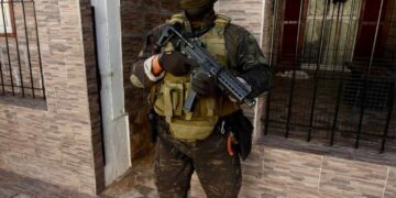 Detuvieron a una abuela y su nieto tras cuatro allanamientos por drogas