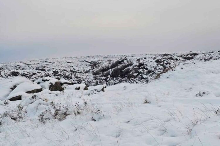 El Camino de las Altas Cumbres permanece cerrado por la acumulación de nieve y hielo, mientras Vialidad trabaja para recuperar condiciones seguras de circulación.