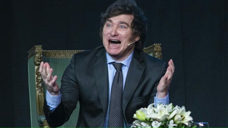 Javier Milei prepara dos actividades en Estados Unidos, donde buscará reforzar su agenda libertaria mientras crece la tensión con el Reino Unido por el reclamo argentino sobre las Islas Malvinas.