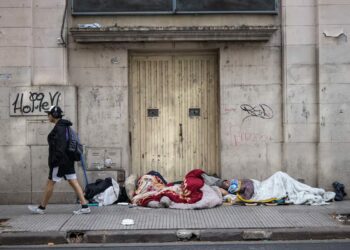 Advierten que la pobreza habría aumentado en el primer semestre y alcanzaría a más de 15 millones de argentinos Advierten que la pobreza habría aumentado en el primer semestre y alcanzaría a más de 15 millones de argentinos