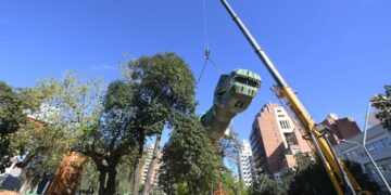Un dinosaurio gigante próximo a instalarse