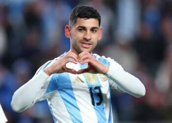El Cuti Romero llegó a Ezeiza y espera con ilusión volver a jugar en Córdoba