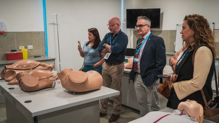 La provincia recibió esta semana a una delegación de referentes del sector sanitario de Perú en el marco de Córdoba Health Experience.