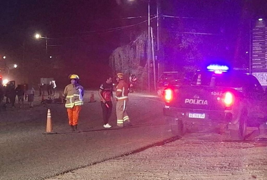 Detuvieron a un hombre tras embestir a dos jóvenes y darse a la fuga