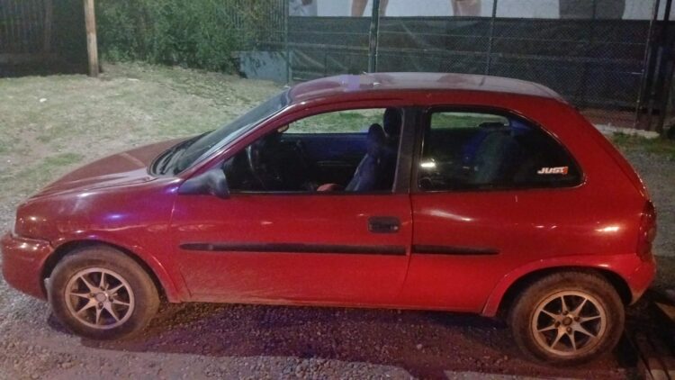 Un hombre fue detenido y un Chevrolet Corsa quedó secuestrado tras un robo en Villa Allende.