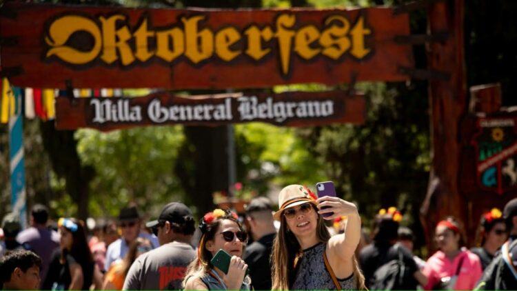 La convocatoria ofrece alojamiento y otros beneficios a cambio de tareas de mantenimiento y jardinería durante la Oktoberfest 2026.
