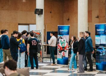 La industria cordobesa abre sus puertas a los jóvenes