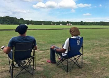Los petiseros argentinos que acompañan al polo europeo