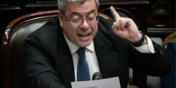 Germán Martínez pedirá una sesión especial para derogar el DNU 70