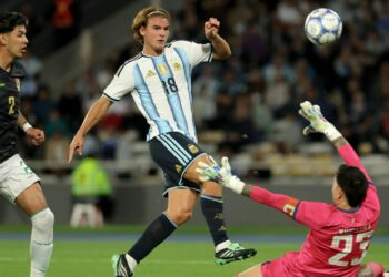 Argentina goleó 4-0 a Bolivia y cerró una noche perfecta en el Kempes