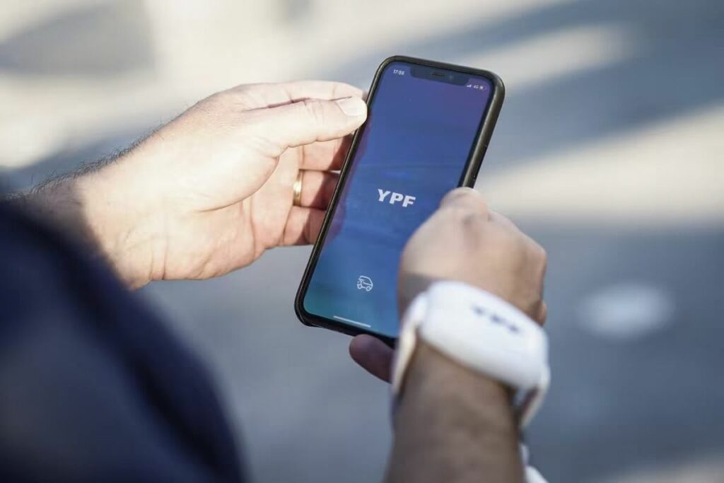 YPF alcanzó un millón de acciones compradas desde su App en un mes YPF alcanzó un millón de acciones compradas desde su App en un mes