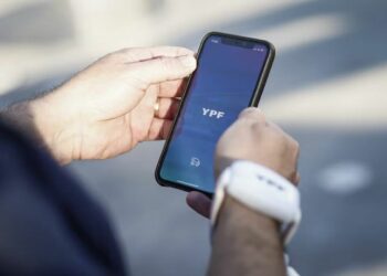 YPF alcanzó un millón de acciones compradas desde su App en un mes