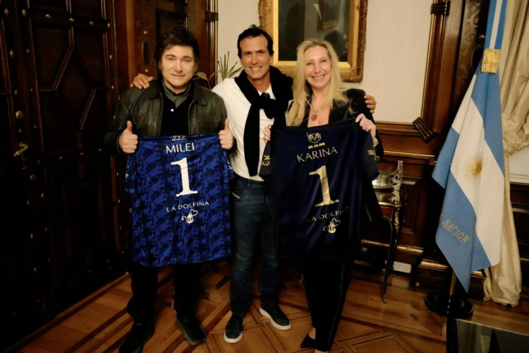 Adolfo Cambiaso junto a Javier Milei y su hermana Karina.