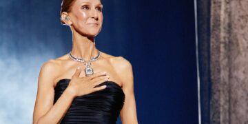 Céline Dion volvió a cantar después de estar seis años alejada de los escenarios
