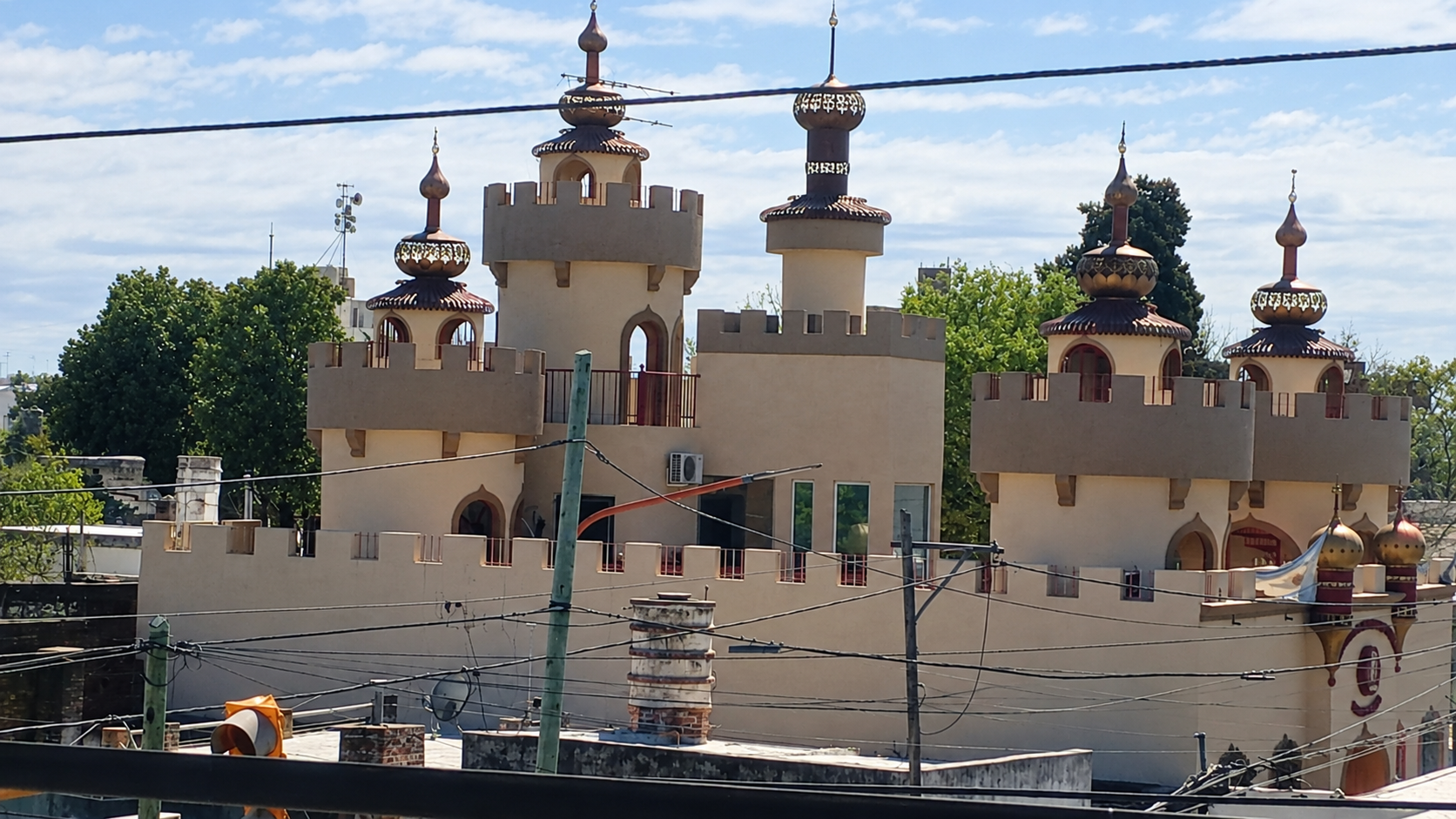 Dos barcos que navegan por la historia de Córdoba