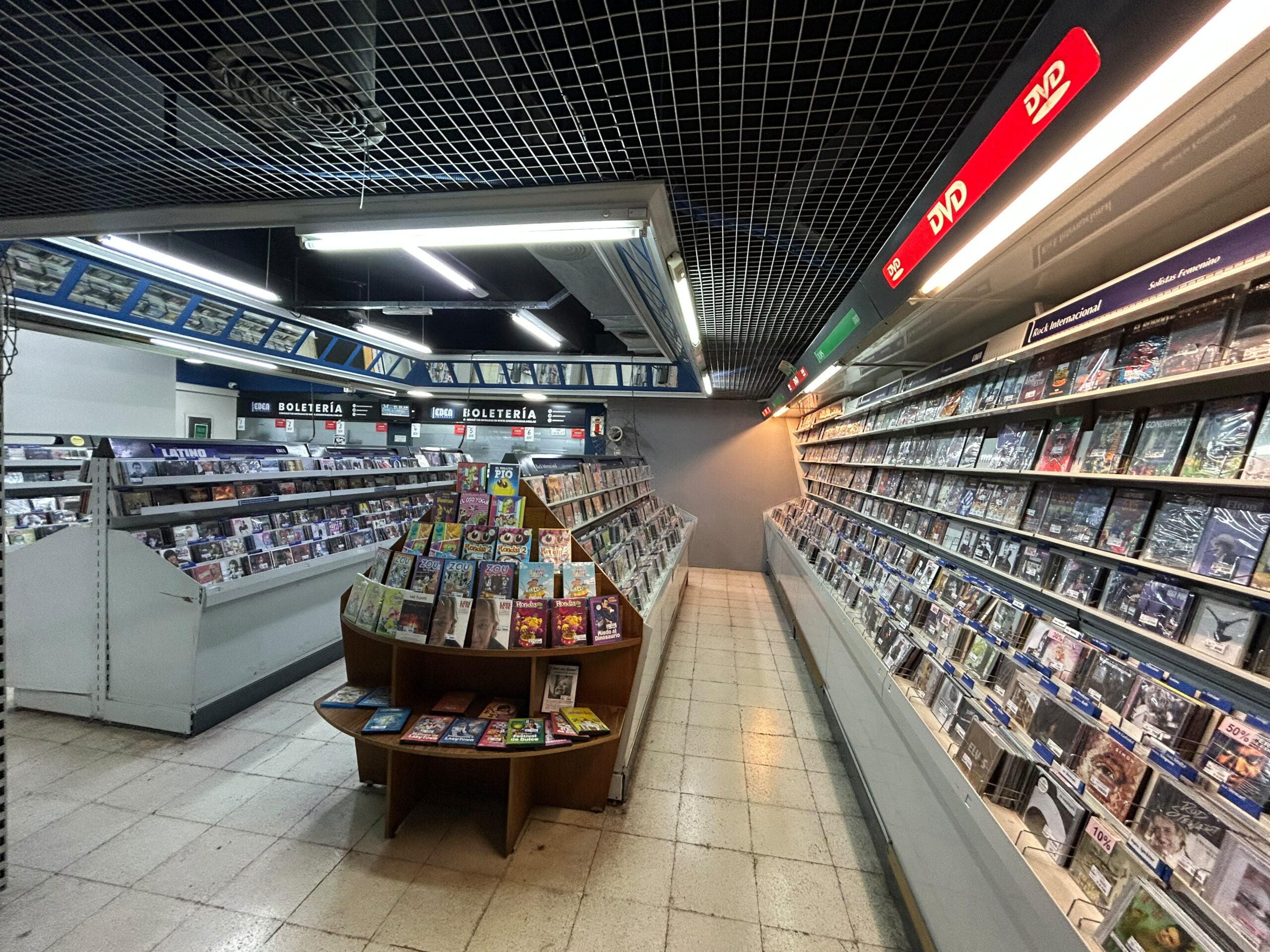 Un refugio para quienes todavía buscan música en formato físico.