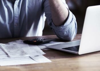 El 76% de los endeudados en Argentina recurre al crédito para pagar alimentos, salud y servicios