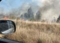 Bomberos combaten un incendio en la zona de Salsacate
