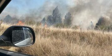 Bomberos combaten un incendio en la zona de Salsacate Bomberos combaten un incendio en la zona de Salsacate