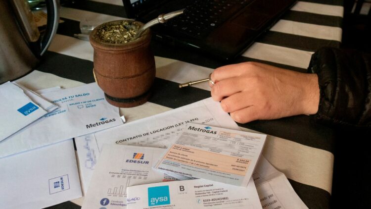 Octubre comenzará con nuevas subas en alquileres, transporte, combustibles, prepagas y servicios públicos que impactarán en el bolsillo.