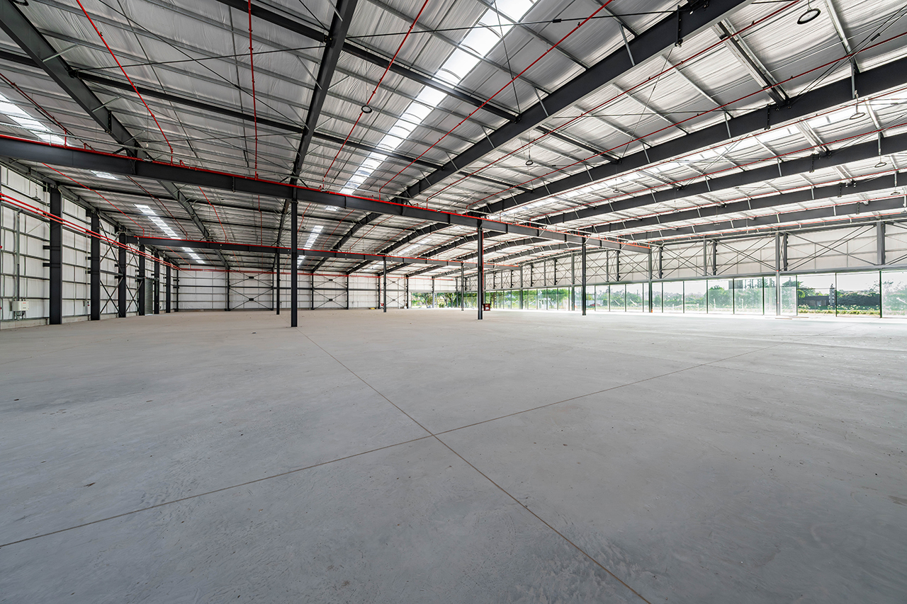 Nuevo emprendimiento se presenta como el primer Business Park Integral El interior de las naves con planta libre.