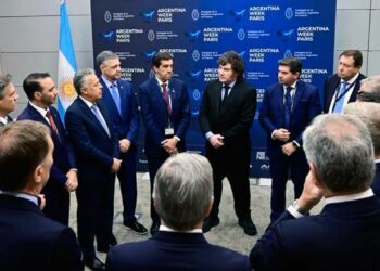 El Gobierno busca convertir el diálogo con los gobernadores en apoyo legislativo El Gobierno busca convertir el diálogo con los gobernadores en apoyo legislativo