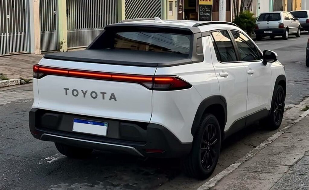 La nueva pick up urbana de Toyota, con base en la Corolla Cross, llegaría en 2027