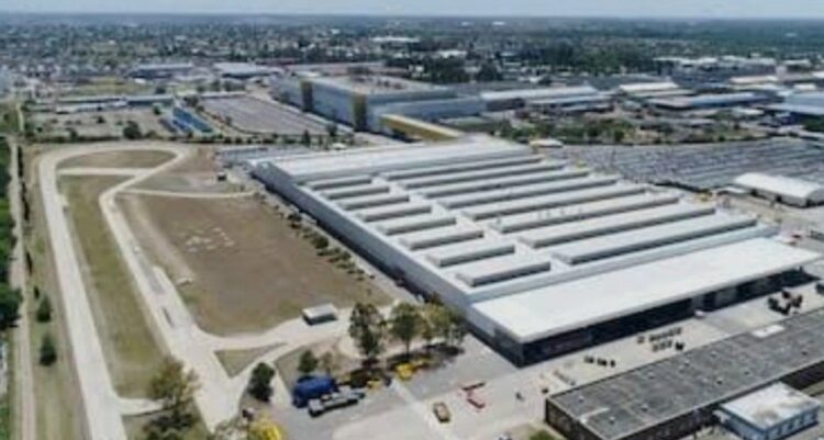Stellantis frena por siete semanas la fabricación de dos pick-ups en Córdoba Stellantis frena por siete semanas la fabricación de dos pick-ups en Córdoba