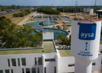 Un grupo internacional se quedó con AySA con el servicio por US$ 340 millones