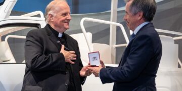 Entregaron los dos papamóviles que usará León XIV en su visita a la Argentina