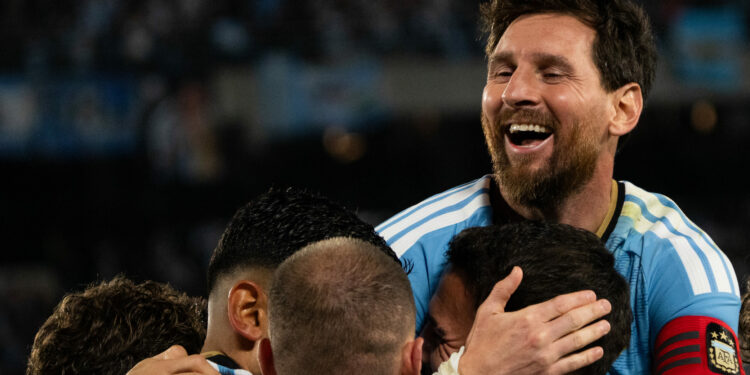 Messi marcó su gol y Argentina derrota 3-0 a Benín en su despedida de la Selección