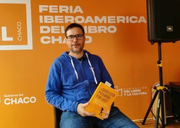 Oscar Agost Carreño, legislador, abogado y exdiputado nacional, presentó en su libro ¿Quién está pensando por vos? una reflexión sobre el impacto de las redes sociales y la inteligencia artificial en la autonomía ciudadana y la democracia.