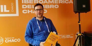 Oscar Agost Carreño, legislador, abogado y exdiputado nacional, presentó en su libro ¿Quién está pensando por vos? una reflexión sobre el impacto de las redes sociales y la inteligencia artificial en la autonomía ciudadana y la democracia.