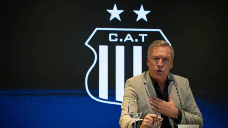 Andrés Fassi viaja a Buenos Aires en busca del nuevo director deportivo Andrés Fassi también se reunirá con dirigentes de Vélez y Tigre.