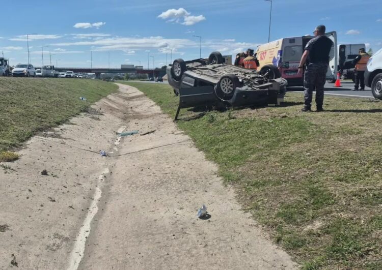 El trabajador fue trasladado al Hospital de Urgencias con un traumatismo de cráneo grave.