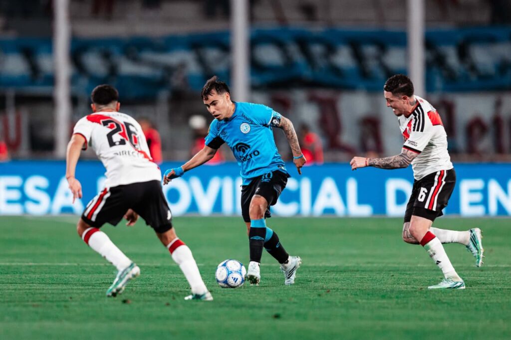 Belgrano padeció a un River encendido de principio a fin y cayó por goleada