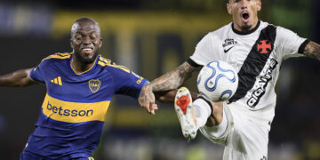Boca falló en la Bombonera, perdió su invicto y quedó obligado a la épica en Brasil