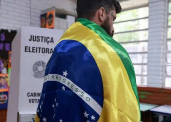Brasil extendió la votación hasta las 19 por problemas de transporte y lluvias