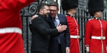 Burnham aseguró a Zelenski que el apoyo británico a Ucrania "no cambiará" Burnham aseguró a Zelenski que el apoyo británico a Ucrania «no cambiará»