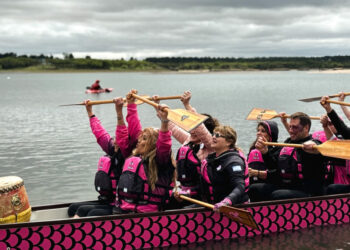 La IX Regata Rosa reunió a participantes en Almafuerte para concientizar sobre el cáncer de mama