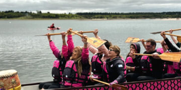 La IX Regata Rosa reunió a participantes en Almafuerte para concientizar sobre el cáncer de mama