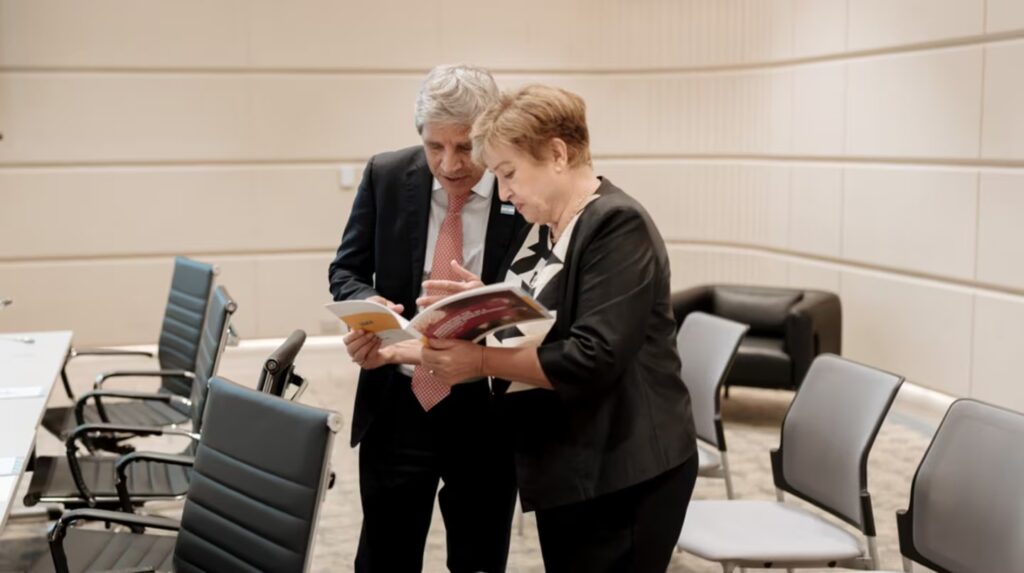 Caputo se reunió con Georgieva y busca destrabar fondos del FMI