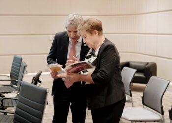 Caputo se reunió con Georgieva y busca destrabar fondos del FMI