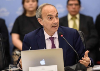 Carlos Torrendell, secretario de Educación.